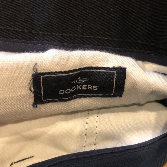 Dockers Flat Front Classic Fit Pants‎ - Picture 4 of 6